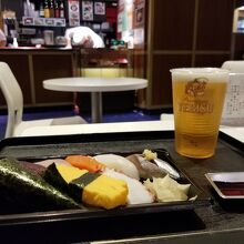 お寿司とビールのセット　約2000円