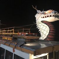 ドラゴンに乗ってナイトクルーズに出港