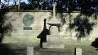 電気、電波の発展功労者を慰霊する