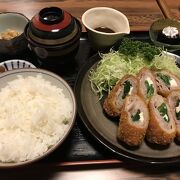 お座敷席で定食