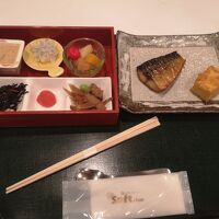 朝食は、最近のビジネスホテル以下