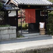 のどかな田園風景の中に建つ古民家カフェ