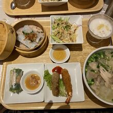 お得な鶏肉のフォーセット：1186円