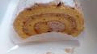 モンブランのロールケーキ