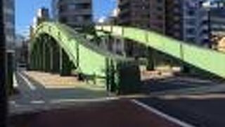 レトロな感じの橋