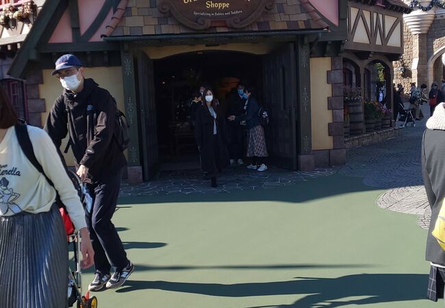 ブレイブリトルテイラー ショップ クチコミ アクセス 営業時間 東京ディズニーリゾート フォートラベル