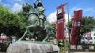 上田駅ロータリーでひと休みよ