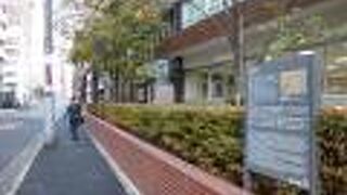 イラスト入りの案内板があります