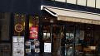 オープンテラスでゆっくりとくつろぐことができた