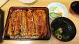 脂がのって柔らかくてふわっとしたうなぎの蒲焼