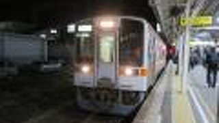 三重県の内陸へ向かうローカル線