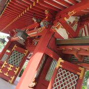 塩竈神社の隣です