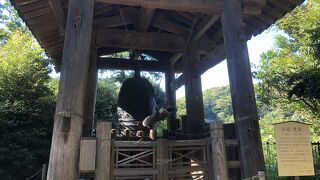 国宝の洪鐘が間近に見られる