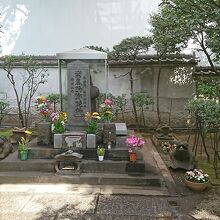 平将門の首塚と説明板