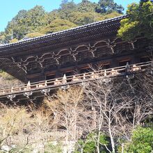 清水寺などと同様の舞台造り