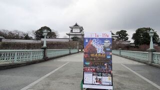【石川橋】兼六園から金沢城へ。石川門の手前にかかる橋