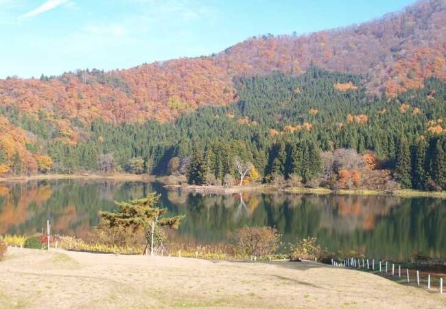 飯山にある静かな湖