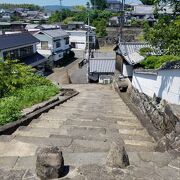 雨夜の坂とも