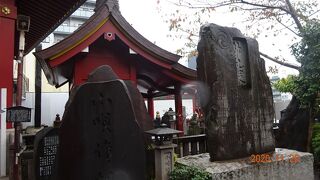 小唄、長唄と言う、いかにも「江戸的」なものが神田明神に有るという感じです。