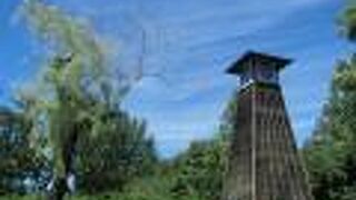 清澄庭園のイメージに合わせた江戸火の見櫓風のフォルム