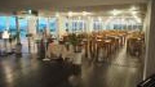 １階のビーチ前