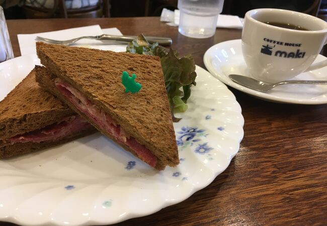 コーヒーも食事も◎