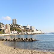 冬は静かななビーチ。夏は混雑するのでしょうか。