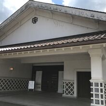 津和野の町並みにある美術館です。