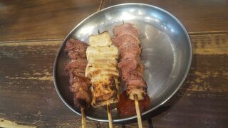 備長炭で焼き上げるやきとんで一杯！