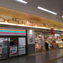 入り口にジュピターが