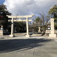 お店の正面には「三嶋大社」