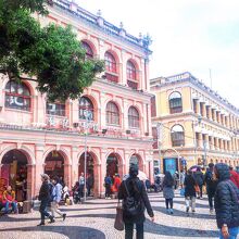 カラフルな建物が多いですね。