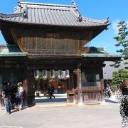 厳島神社に隣接する立派なお寺