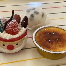 購入したクリームブリュレ、生大福など