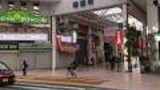 高知市中心部のアーケード商店街