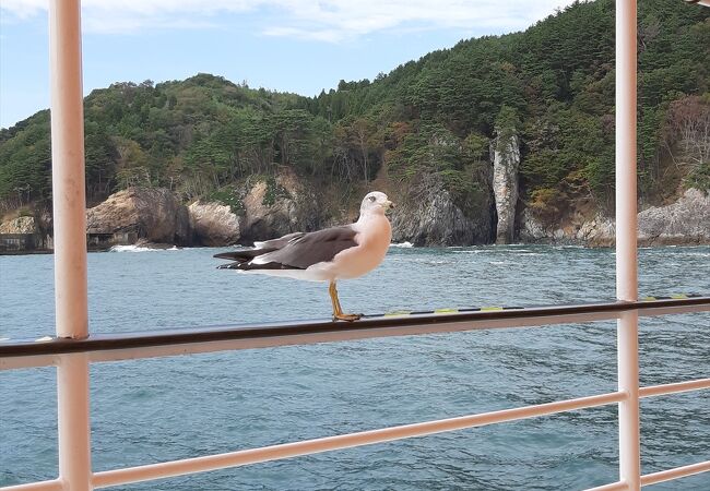 陸からは見られないローソク型の奇岩