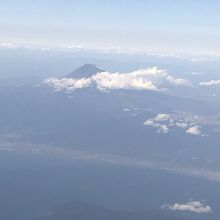 羽田までの間、富士山が見えました