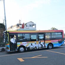 桂浜のバス停で