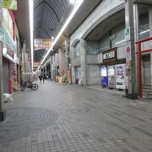 瓦町駅から西を見たところ