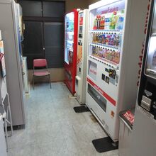 自販機コーナーがあります。