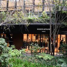 人工庭園がある商業施設