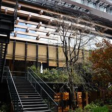 人工庭園がある商業施設