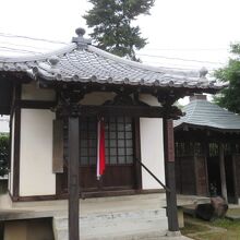 可愛いお堂です