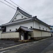 いろいろな様式の建築が