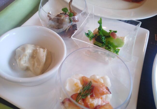 ランチビュッフェのオードブルが美味しいです。