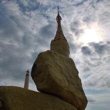 不思議なバランスです