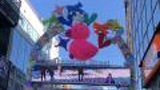 コロナ禍でも制服の女子高生が散見される