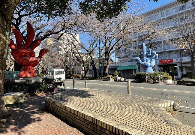 西門商店街にあります