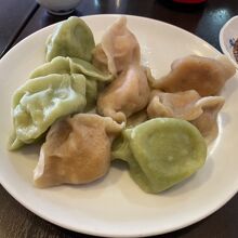 桃肌水餃子とセロリ水餃子