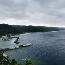 曇天であいにくの海色